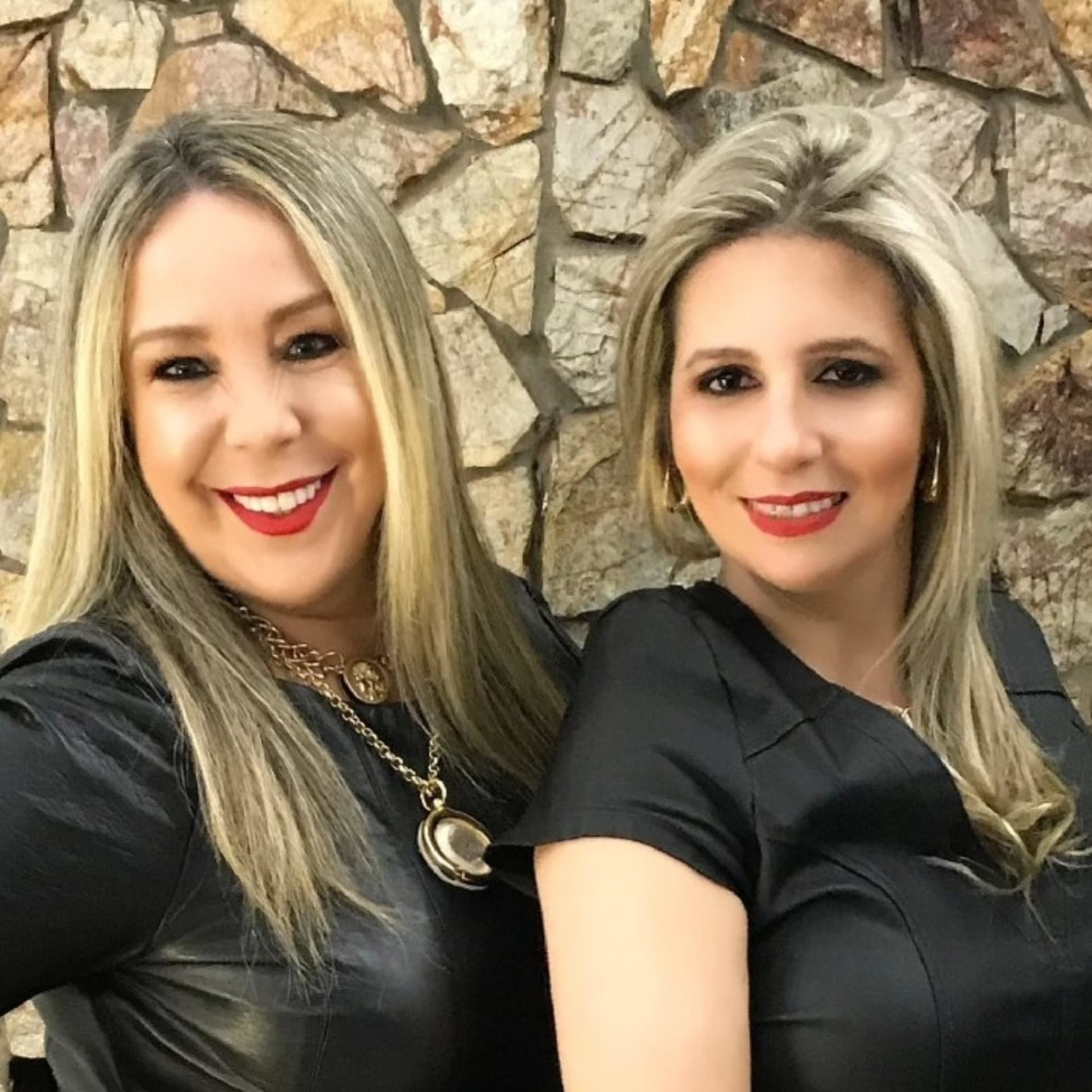 Entre Elas Podcast - Podcasts