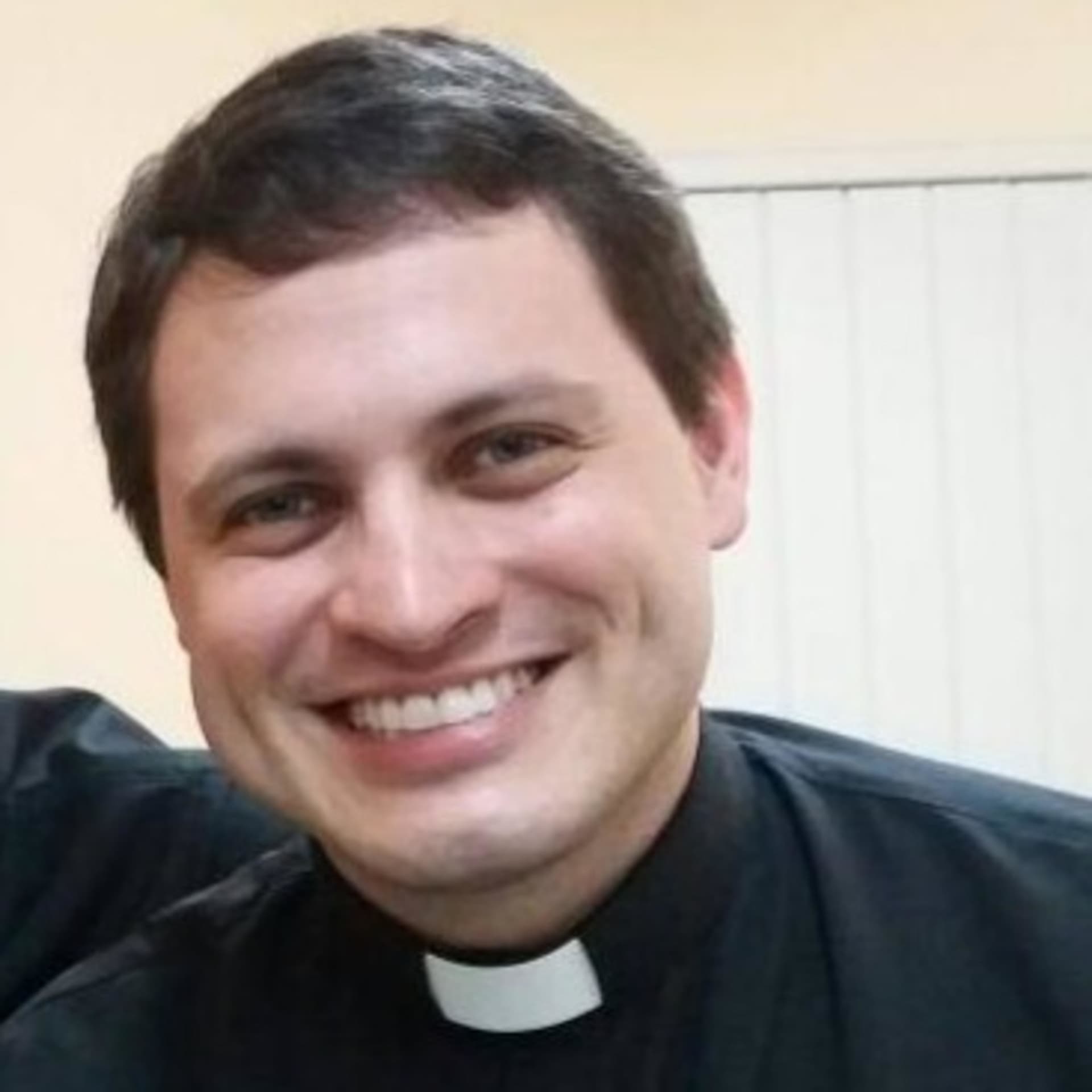 Padre Fabiano Schwanck Colares - Podcasts