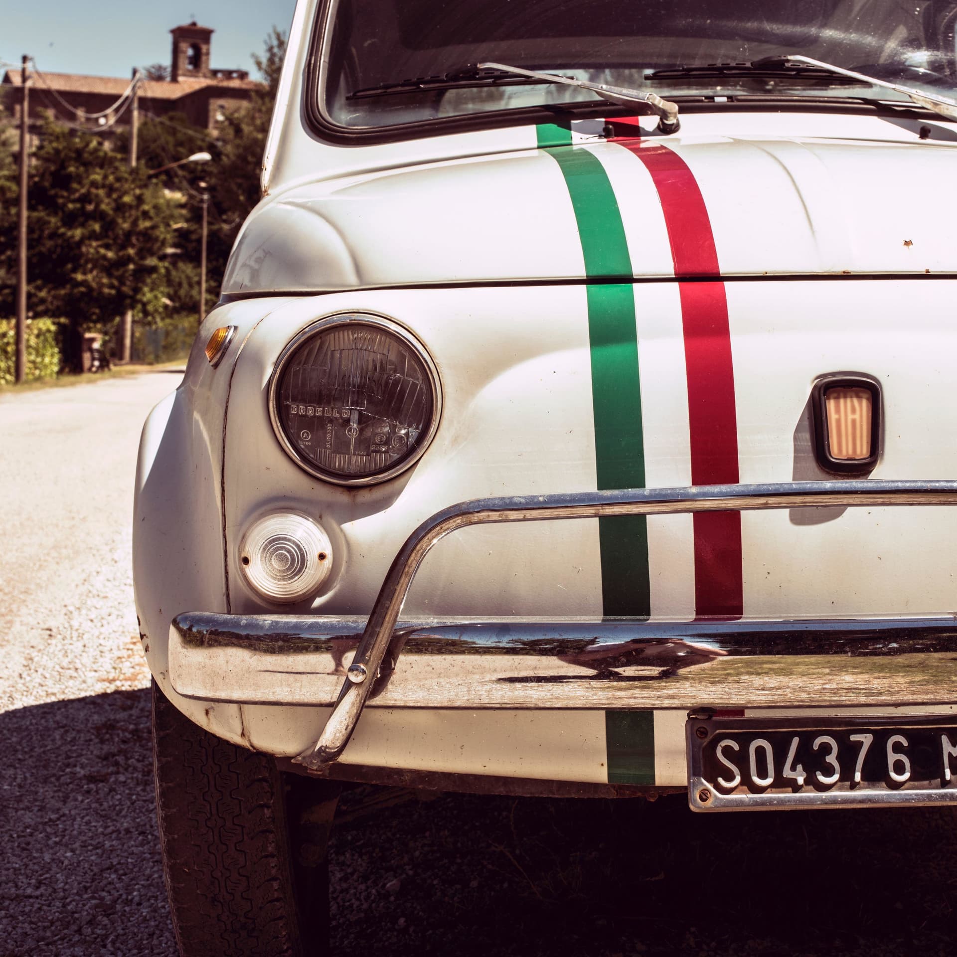 Study Italian with "Notizie pazze dal mondo" of Radio Baia del Re - Podcasts