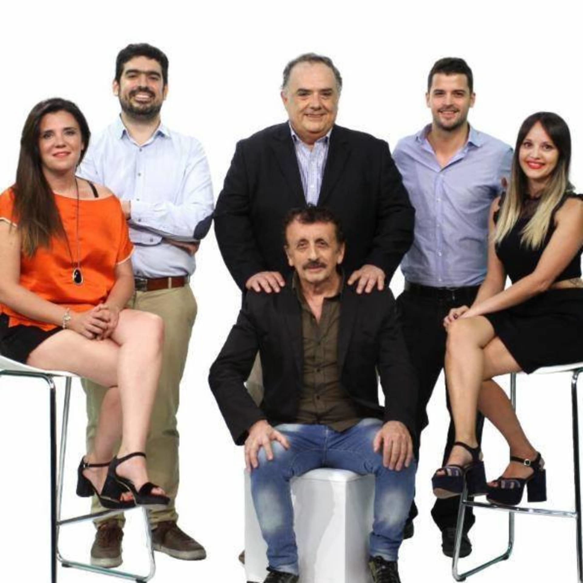 Un Poco Nomás - Podcasts