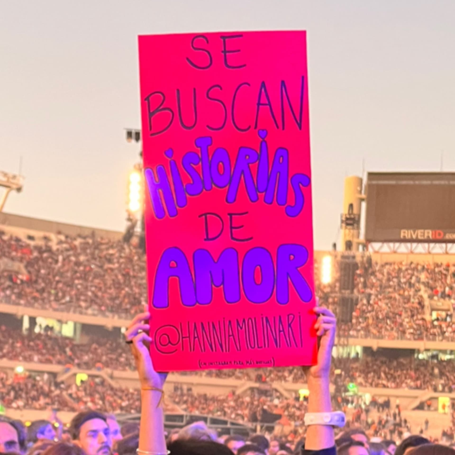 Se buscan historias de amor - Podcasts