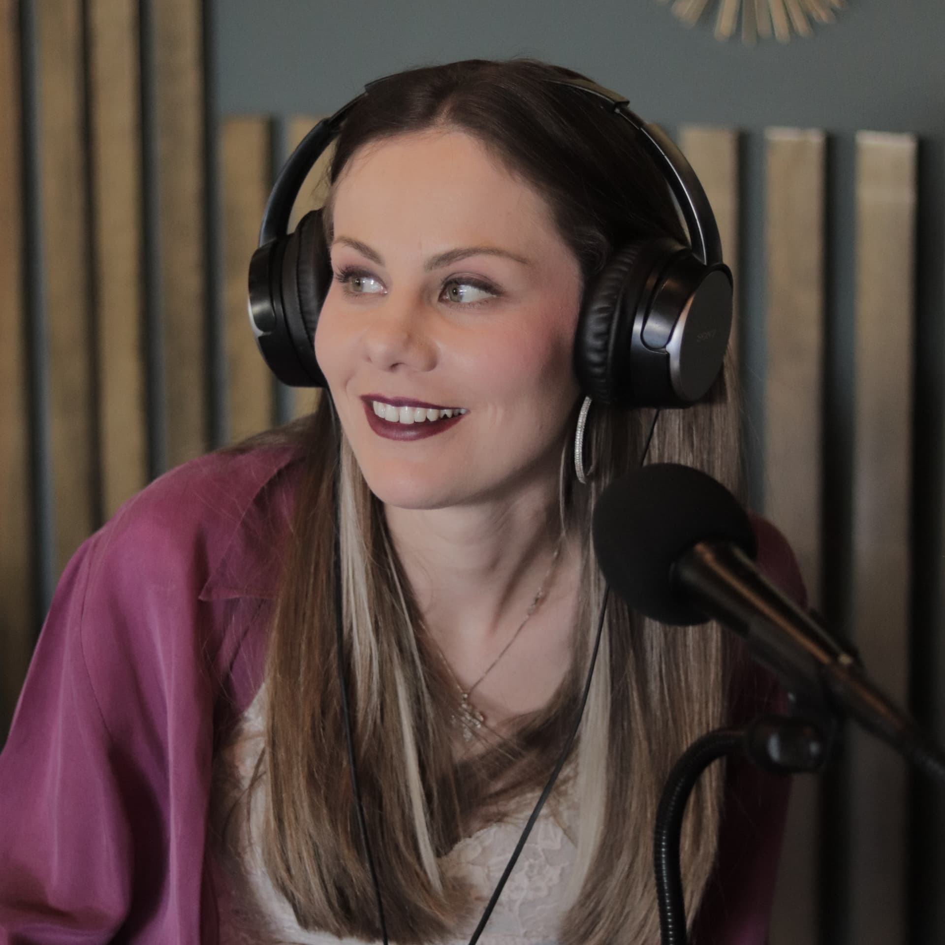 Andrea Gallardo Gutiérrez Humanizando el éxito - Podcasts