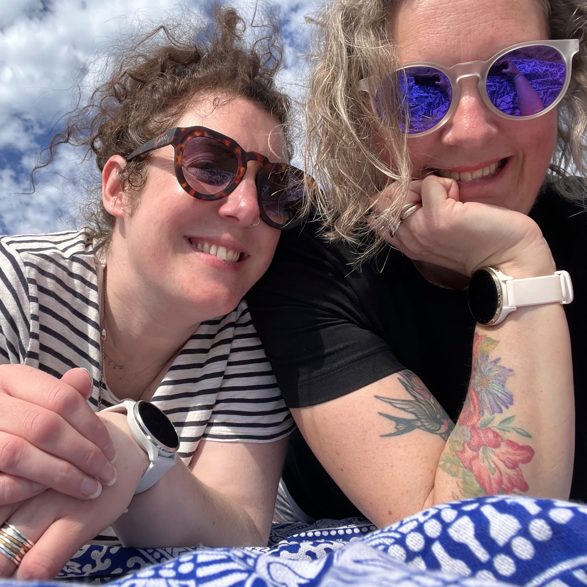 Hi! It's Me! Same Genes, Different Scenes - Podcasts