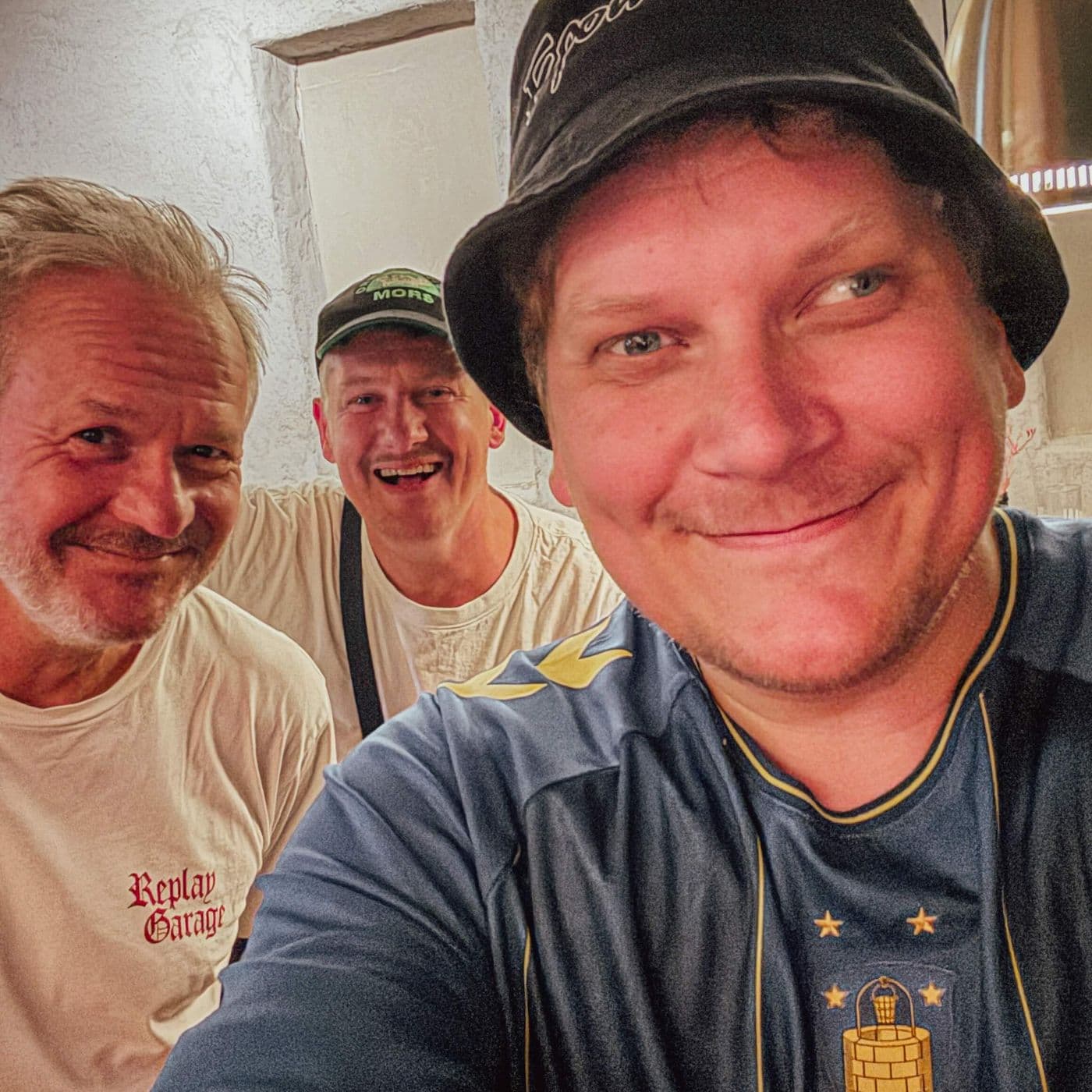 En FCK fan, en BIF fan og en AGF fan går ind på en bar - Podcasts
